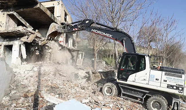 Konak’ın kent dokusu değişiyor: 9 ayda 92 metruk bina yıkıldı haberi