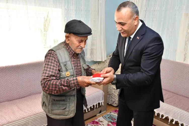 Manisa’daki Kore Gazileri'ne Büyükşehir'den ziyaret haberi