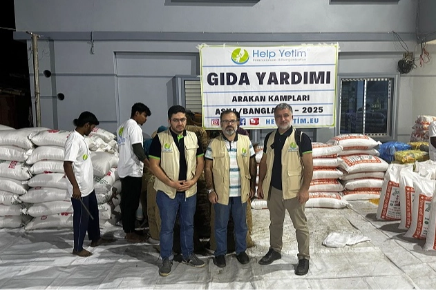 Mardinli gazetecilerden Bangladeş’te insani yardım çalışması haberi