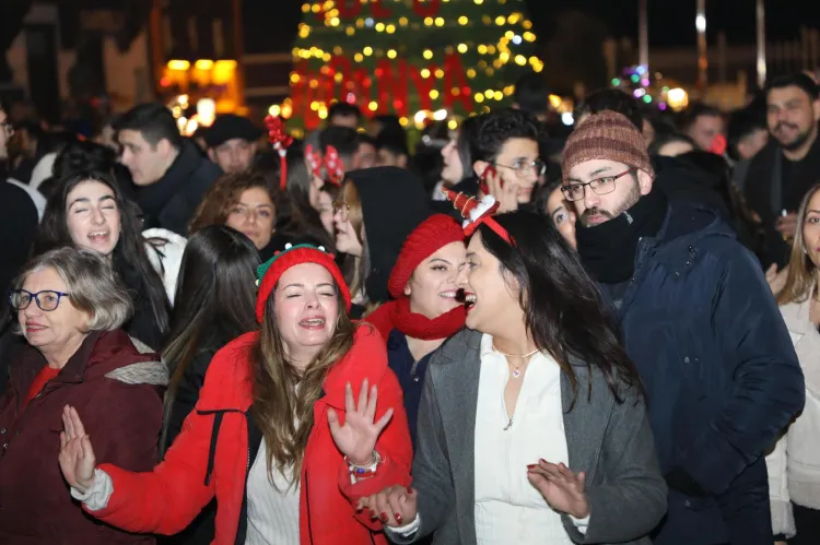 Mudanya yeni yıla tarihi meydanda 'merhaba' dedi