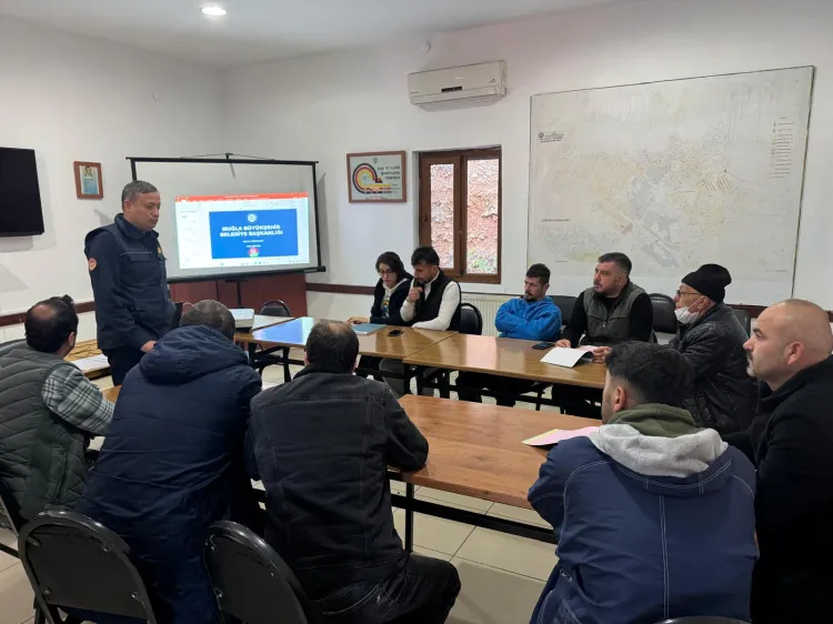 Muğla İtfaiyesi'nden baca temizlik eğitimi haberi