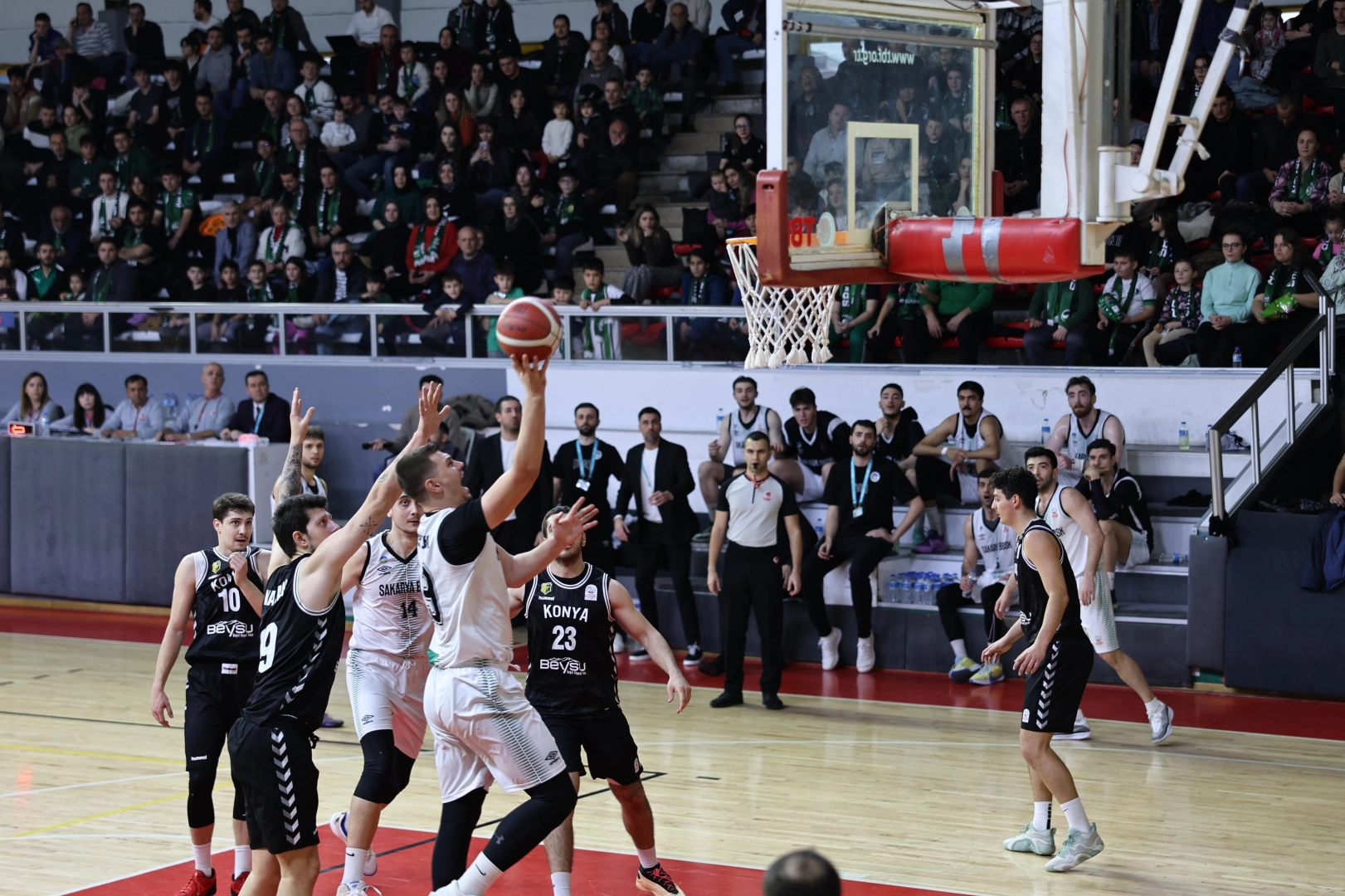 Sakarya Büyükşehir Basketbol İstanbul’da seriyi sürdürmek istiyor haberi