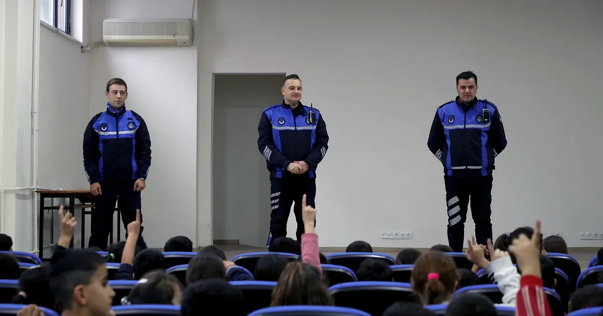 Sakarya zabıtasından okullarda trafik eğitimi haberi