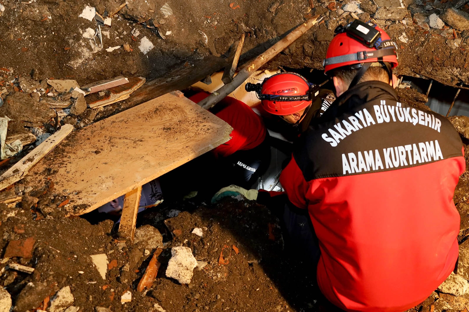 Sakarya’da ateş savaşçıları 2024’te yüzlerce cana ‘nefes’ oldu haberi