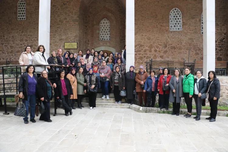 Saruhanlılı kadınlar Manisa’yı adım adım gezdi haberi