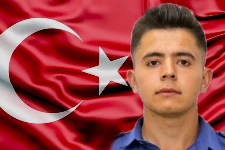 Trafik kazası geçiren Yunus Timi'nden bir polis memuru şehit! haberi