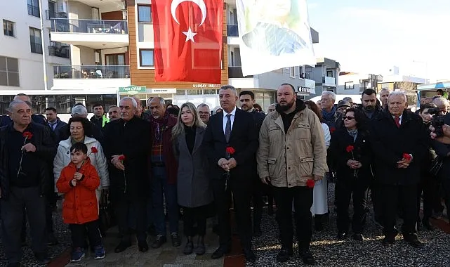 Uğur Mumcu Güzelbahçe'de anıldı. Güzelbahçe'de Uğur Mumcu ismi Atatürk Kültür Merkezi'nde yaşayacak haberi