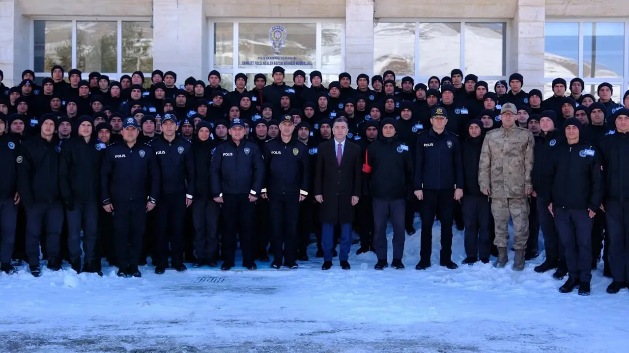 Bayburt Valisi Mustafa Eldivan Geleceğin Polisleri İle Öğle Yemeğinde Bir Araya Geldi Haberi