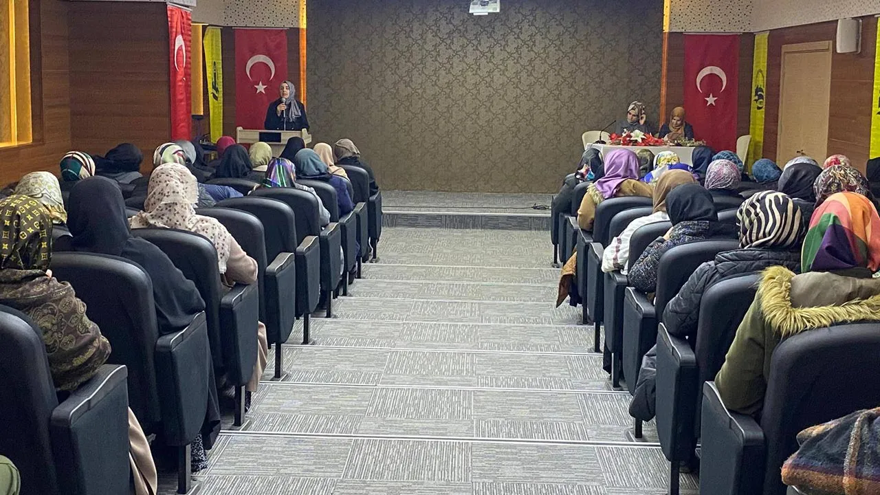 Bayburt’ta Kadınlara Özel Regaib Kandili Programı Düzenlendi Haberi