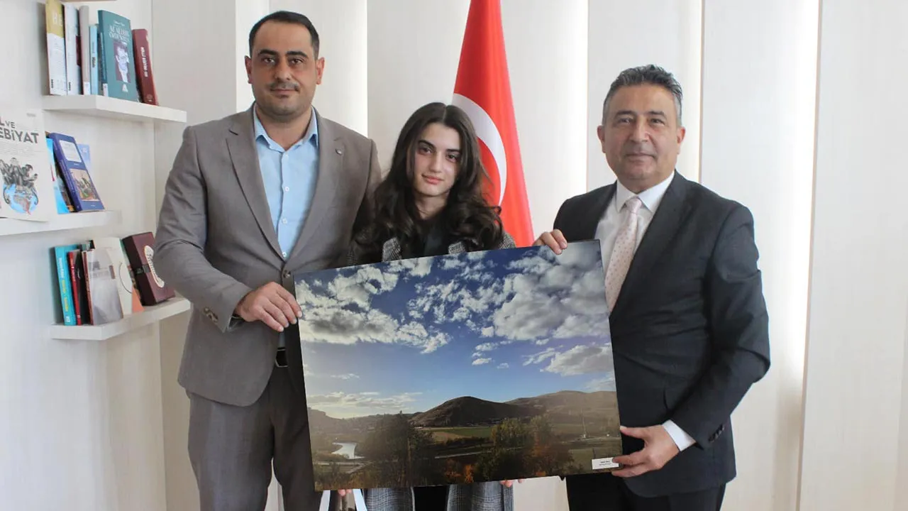 Bayburt'ta Sonbaharın En Güzel Kareleri Ödüllendirildi Haberi