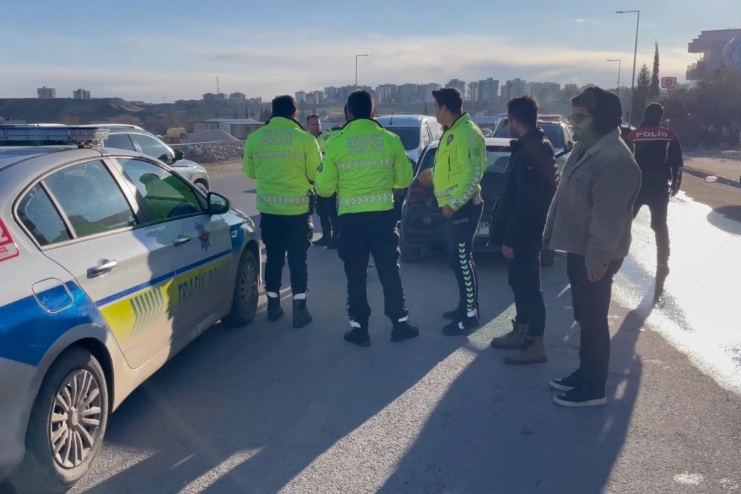 Adıyaman'da ihtara uymayanı Yunus Timleri durdurdu haberi