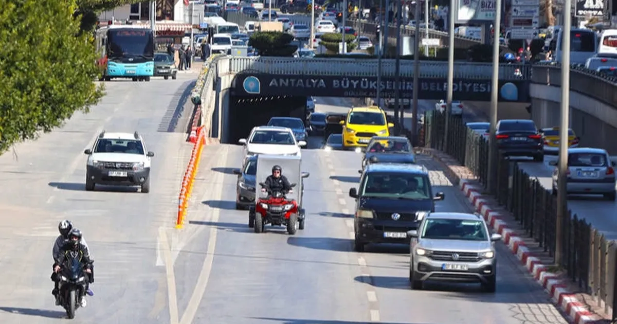 Antalya'da halk otobüsleri için ikinci özel şerit uygulaması haberi