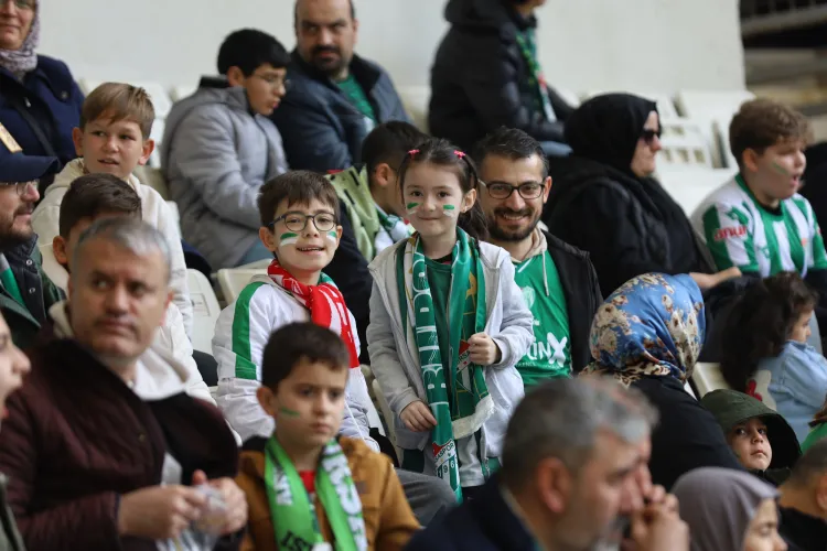 Bursa Büyükşehir 300 çocuğa Bursaspor çoşkusu yaşattı haberi