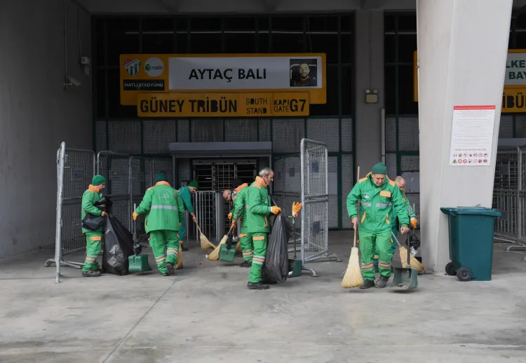 Bursa'da stadyum temizliğine Osmangazi desteği haberi