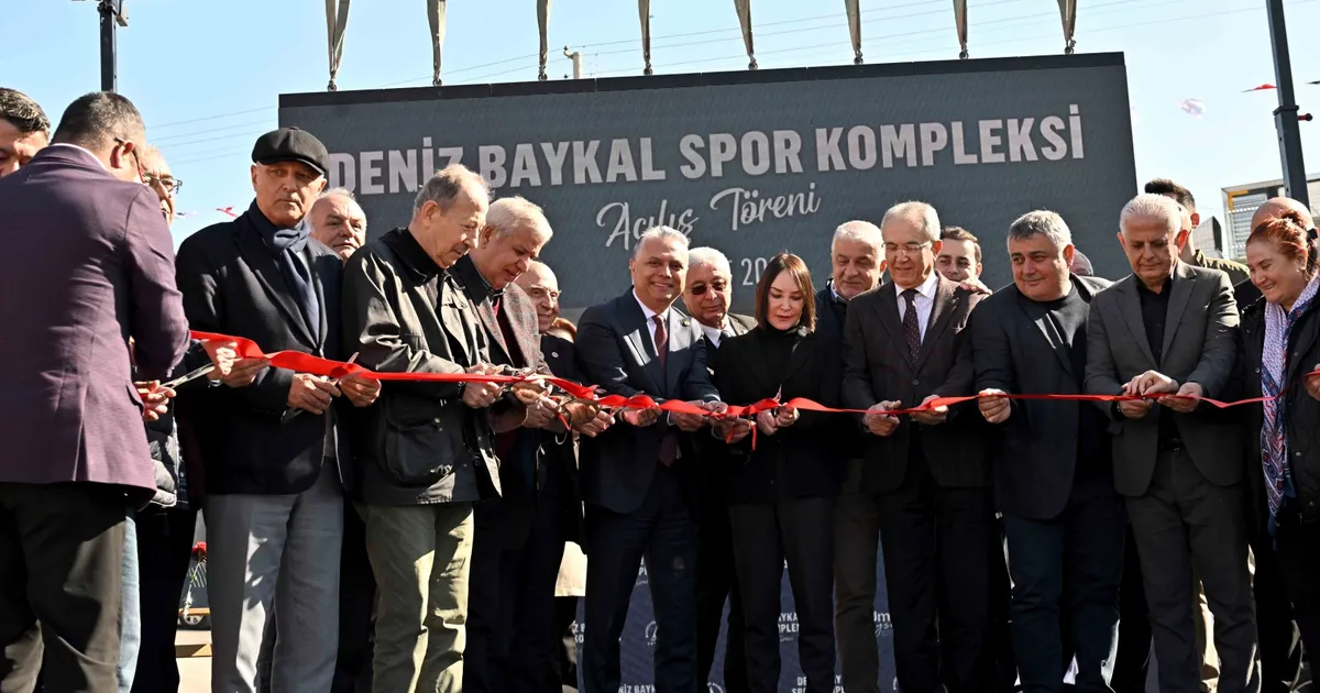 Deniz Baykal Spor Kompleksi açıldı haberi