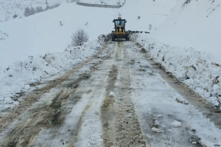 Diyarbakır'da 69 kırsal mahallenin yolu ulaşıma açıldı haberi