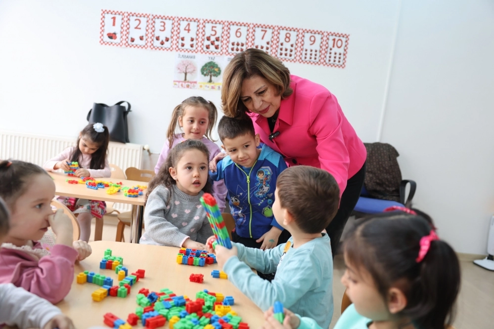 ESMEK Oyun Evleri ebeveynlerin yüzünü güldürüyor haberi