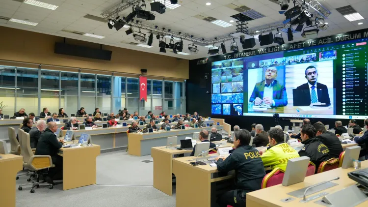 İstanbul'da motokuryelerin trafiğe çıkışı yasaklandı! Eğitime 1 gün daha ara verildi haberi