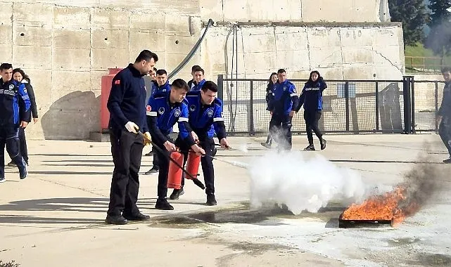 İzmir İtfaiyesi’nden zabıta personeline yangın güvenliği eğitimi haberi