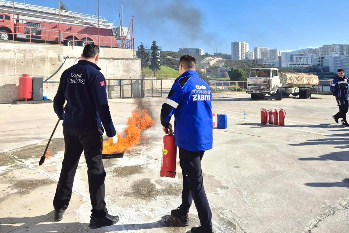 İzmir İtfaiyesi’nden zabıta personeline yangın güvenliği eğitimi haberi