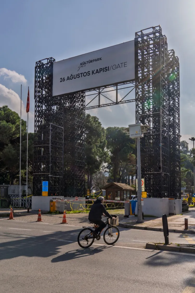 İzmir'in tarihi kapısına güçlendirme çalışmaları başladı haberi