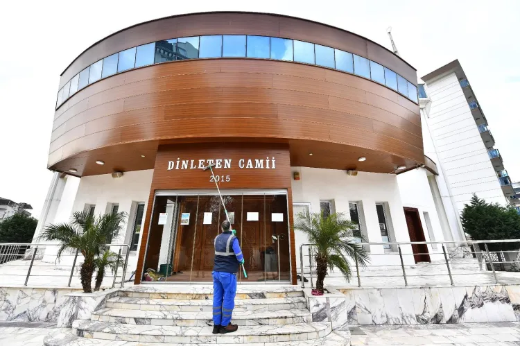 İzmir’in camileri A’dan Z’ye temizleniyor haberi