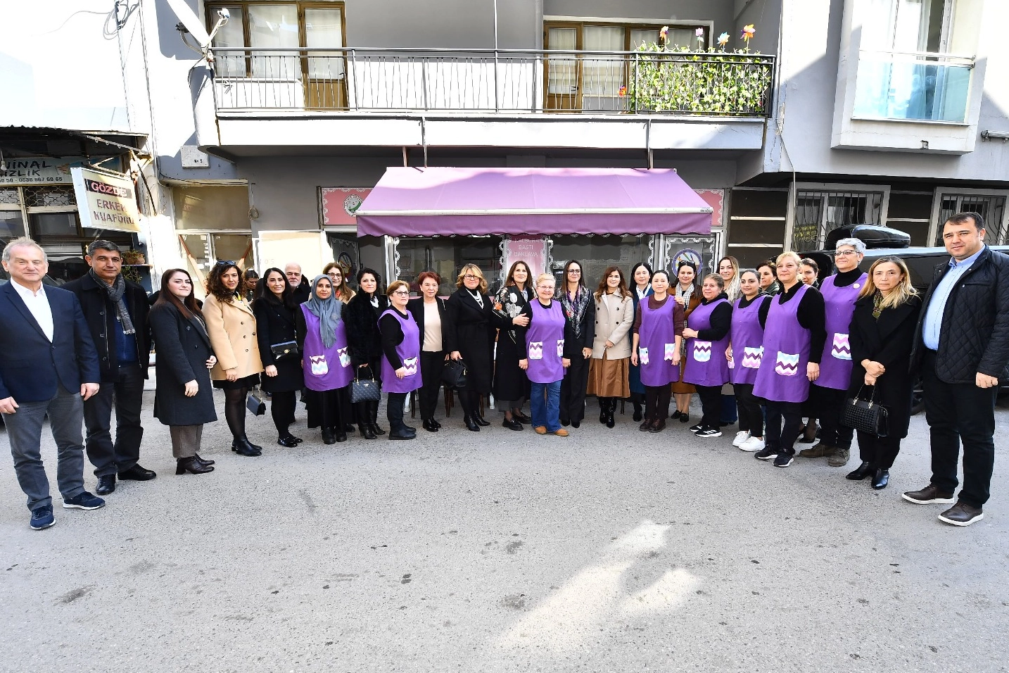 İzmirli başkan eşleri Balçova’da buluştu haberi