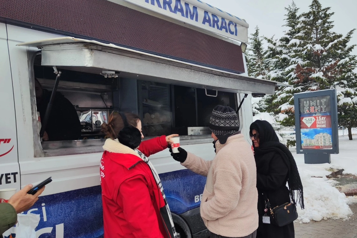 İzmit'te Askeri Öğrenci sınavına giren gençlere ve ailelerine sıcak destek haberi