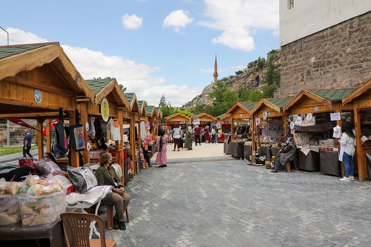 Kayseri Talas'ın Maharetli Eller Pazarı yarın kuruluyor haberi