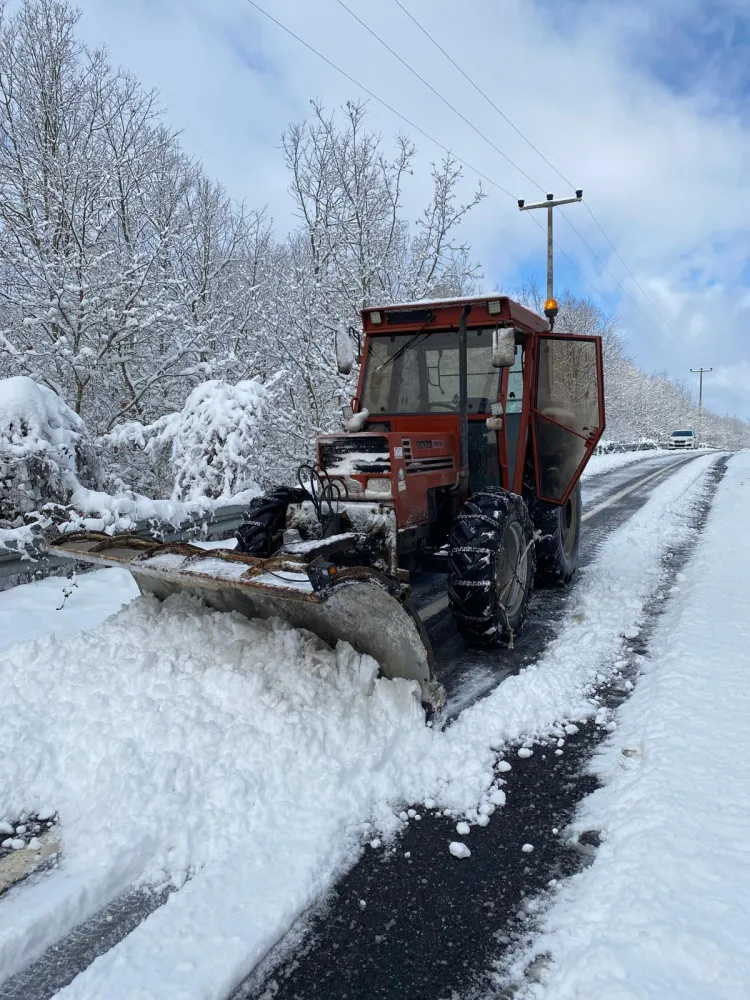 Kocaeli'de kar mesaisi sürüyor haberi