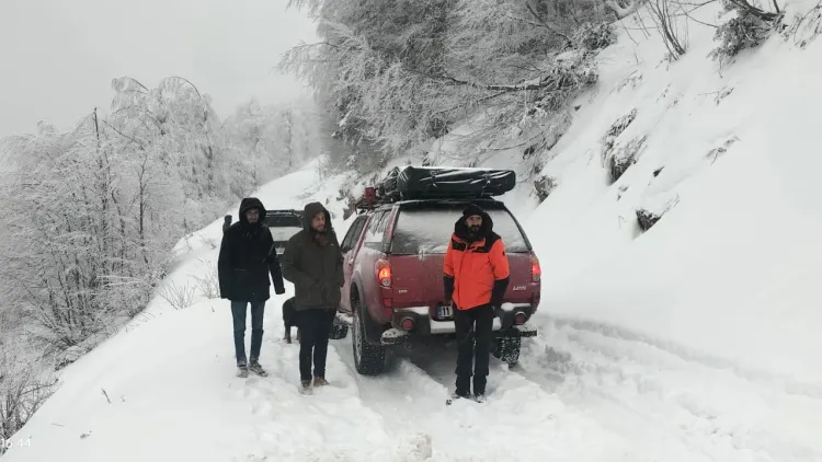 Kocaeli'de karda mahsur kalan vatandaşın imdadına Büyükşehir koştu haberi