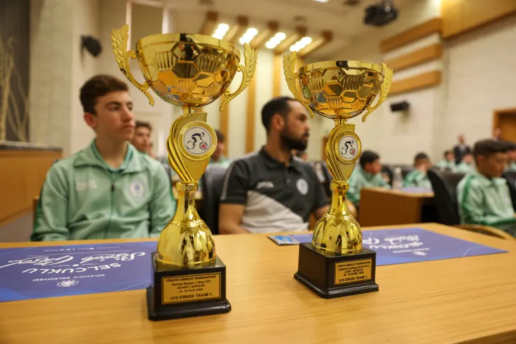 Konya Selçuklu'da başarılı sporculardan Başkan Pekyatırmacı'ya ziyaret haberi