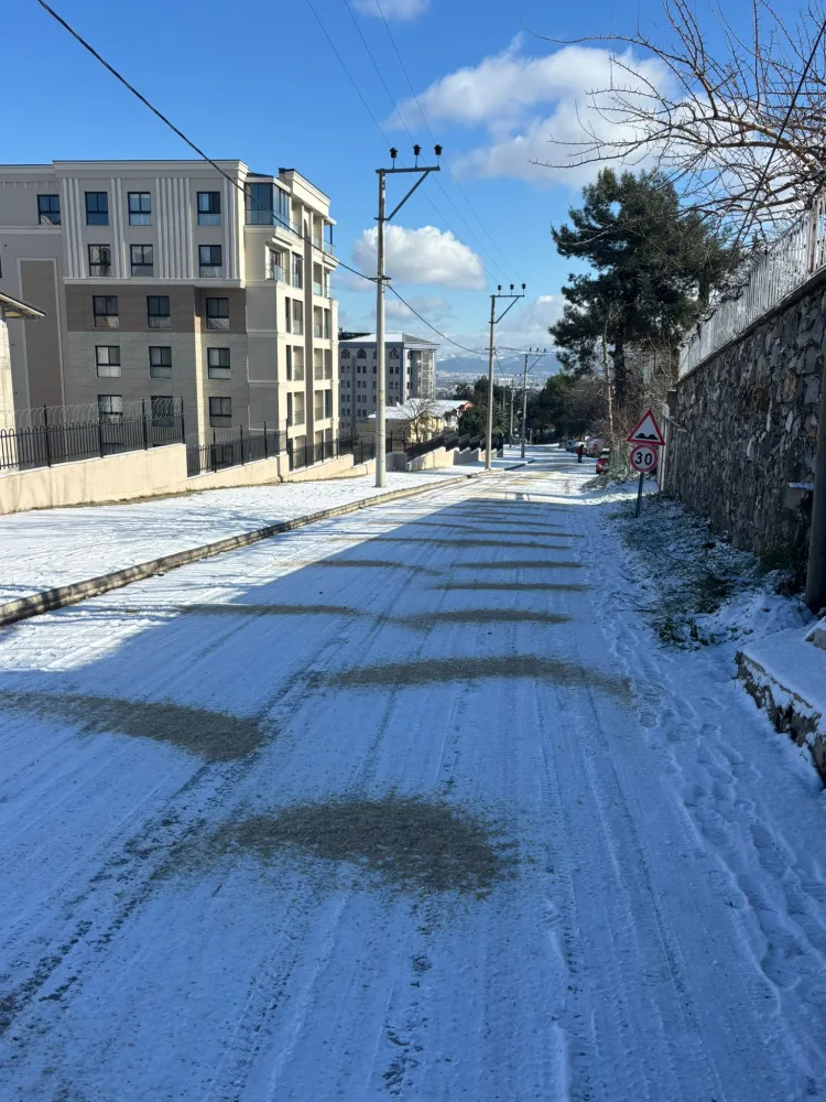 Nilüfer’de yolların açılması için ekipler seferber oldu haberi