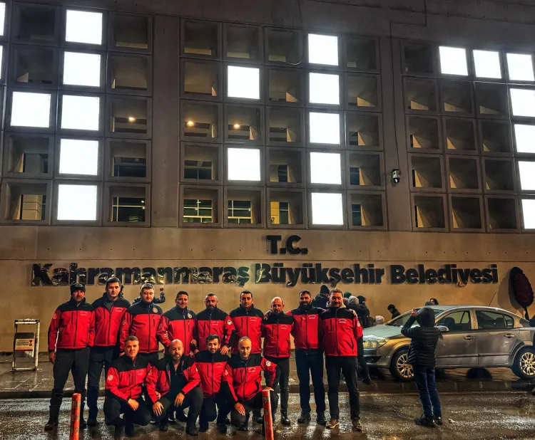 Sakarya Büyükşehir İtfaiyesi'nden afet bölgesinde nefes buluşması haberi