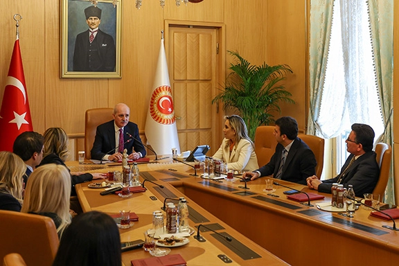 TBMM Başkanı Kurtulmuş Antalyalıları kabul etti haberi