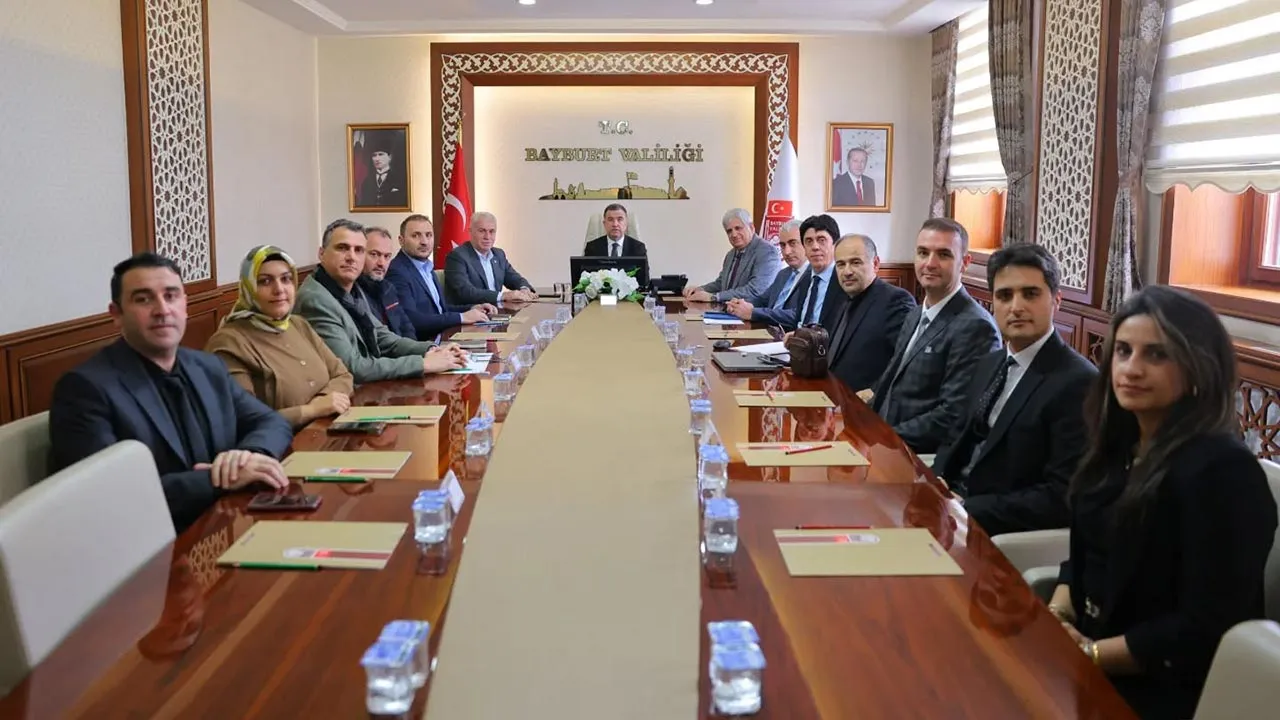 Bayburt'ta Can ve Mal Güvenliği için Kritik Toplantı! Altyapı Çalışmaları Masaya Yatırıldı Haberi