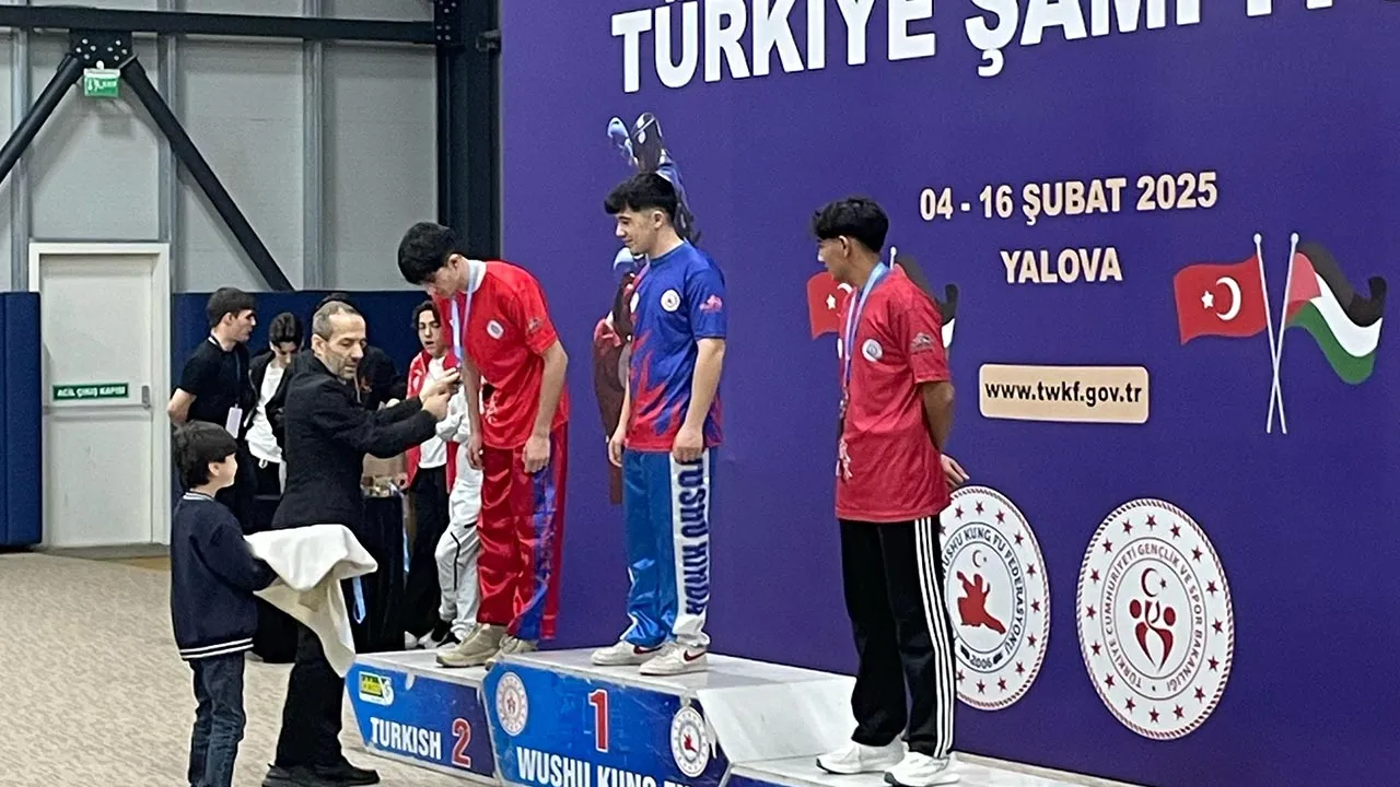 Bayburt'un Altın Çocuğu: Bedirhan Akburak Wushu'da Zirveye Tırmanıyor! Haberi