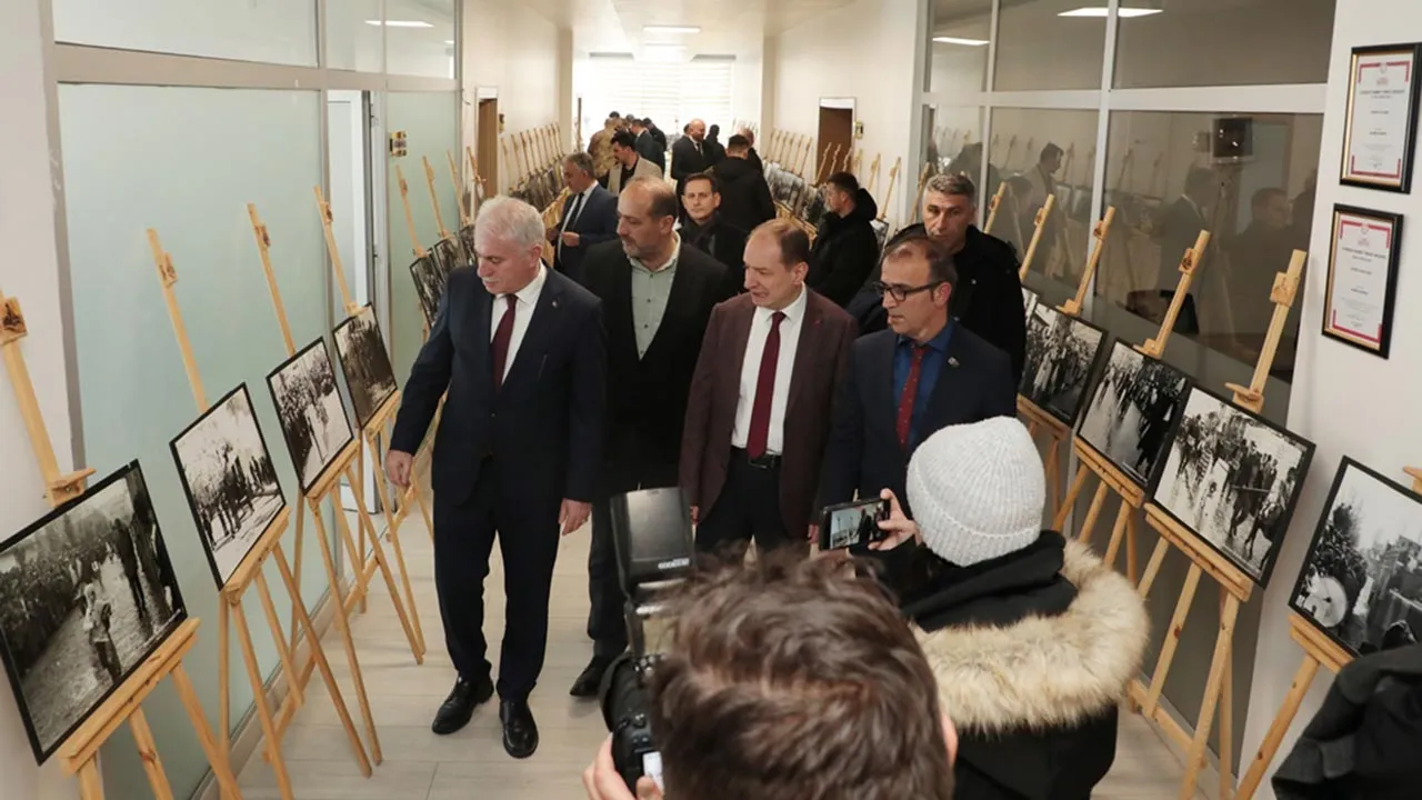 Bayburt'un Kurtuluş Coşkusu, Fotoğraflarla Yaşatılıyor Haberi