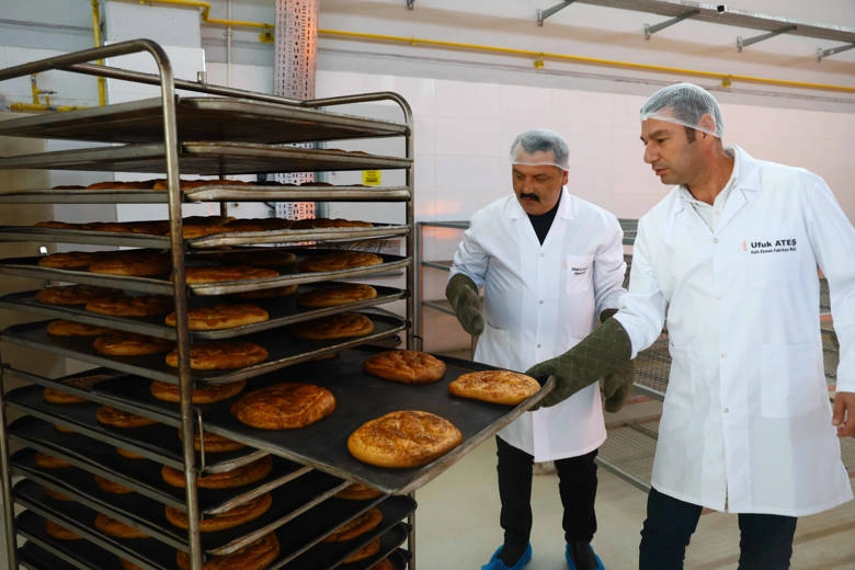 Antalya Halk Ekmek Büfeleri’nde ramazan pidesi 15 TL haberi