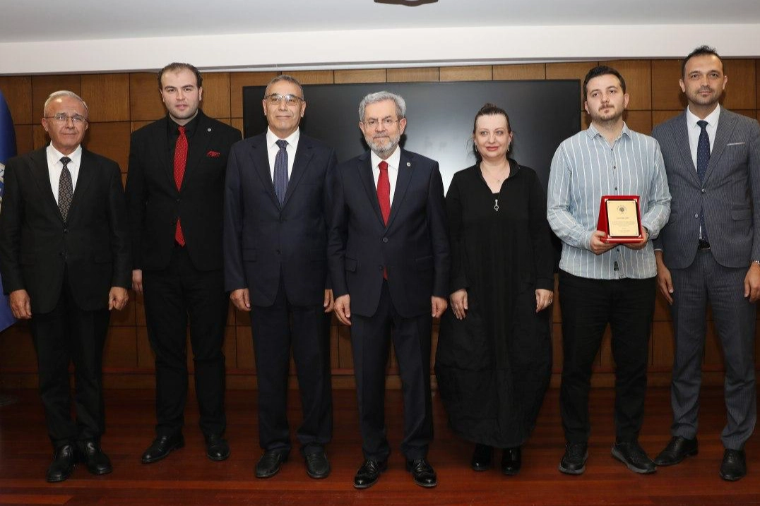 “Arıburnu’nda Bal Yapmak” belgeseli izleyiciyle buluştu haberi