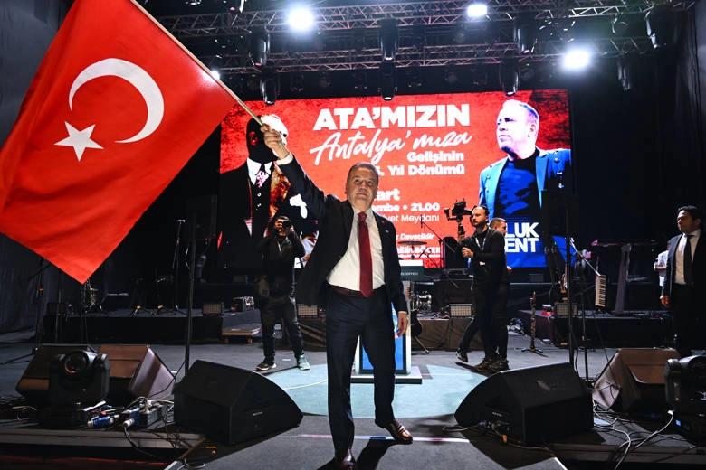 Atatürk’ün Antalya ziyaretinin yıldönümünde Haluk Levent coşkusu haberi