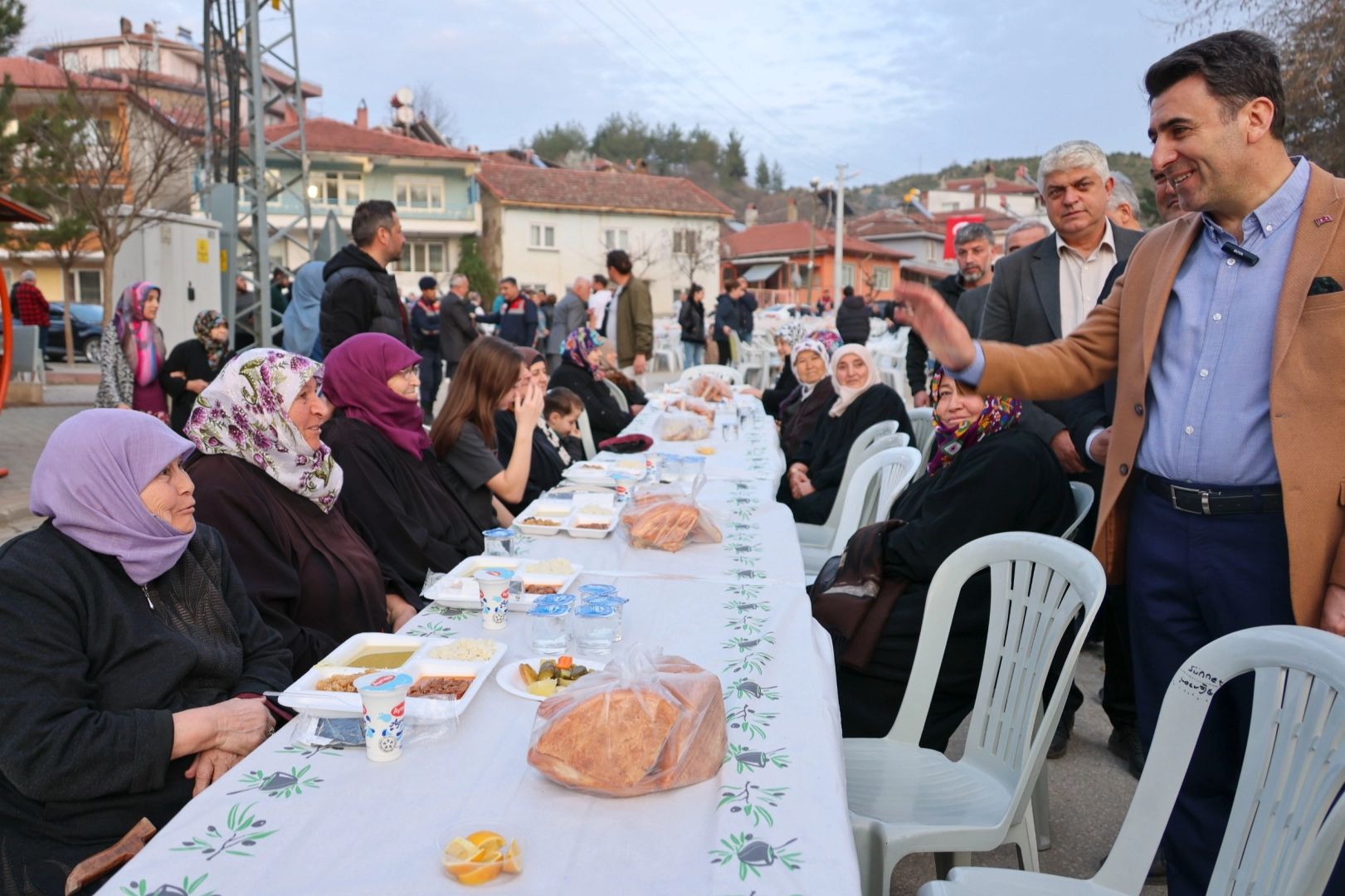 Bilecik Valisi Aygöl, Karaköylülerle buluştu haberi