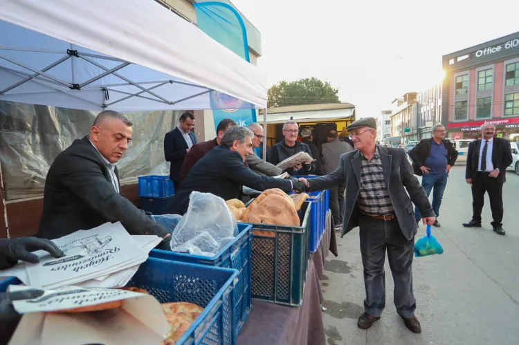 Bursa Gemlik'te iftarlık pideler belediyeden haberi