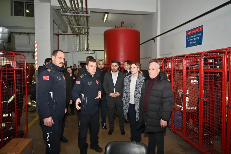 Bursa'da Başkan Bozbey sahuru gençlerle yaptı haberi