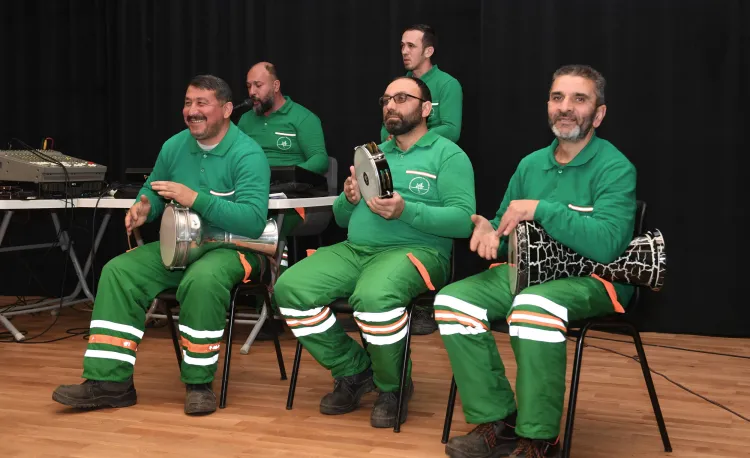 Bursa'da temizlik işçileri kurdukları orkestra ile konser verecek haberi