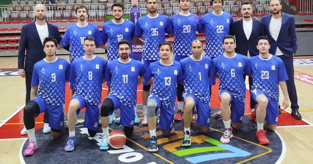 Celal Atik Spor Salonu’nda parke ısınıyor haberi