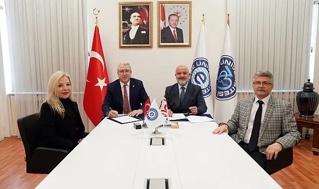 Ege Üniversitesi ve Yakın Doğu Üniversitesi arasında akademik iş birliği protokolü imzalandı haberi