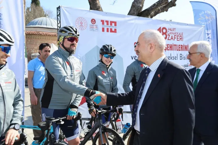 Gebze'den Çanakkale'ye uğurlandılar... Türk Bayrağı şehitliğe ulaştırılacak haberi