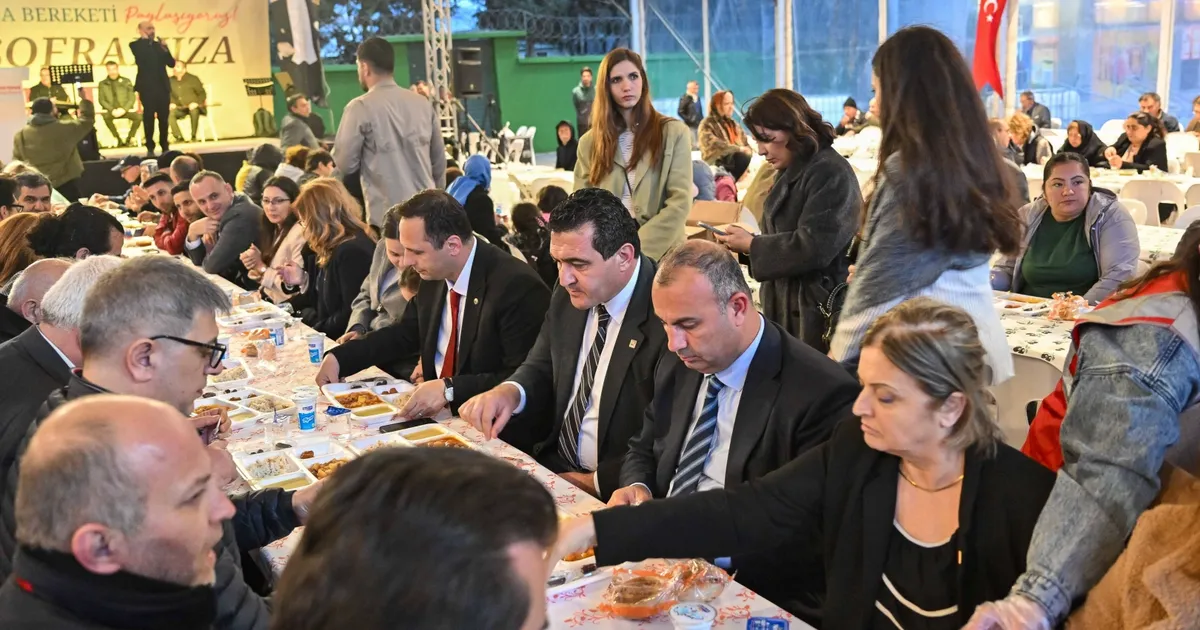 İzmir Bornova’da iftar buluşması haberi