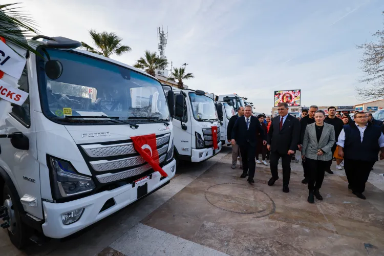 İzmir Büyükşehir'in iftar sofrası Urla'da kuruldu haberi